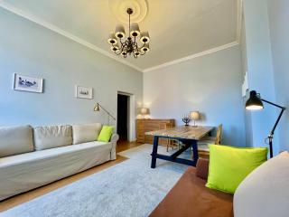 ROYAL 2 Old Town fast WiFi Netflix HBO AppleTV+ - Varsavia - 2