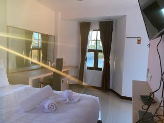 Maze Pool Villa Resort - Kamphaeng Phet - 2