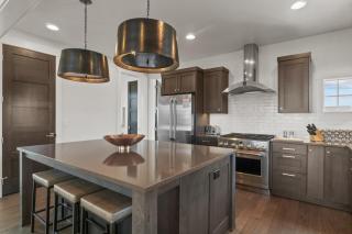 Stone home - Bend - 3