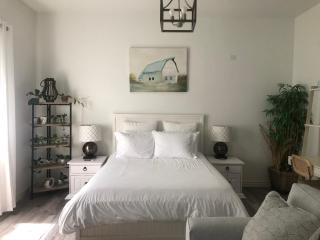 Beautiful Private Casita/Guesthouse w/ Kitchen, Access to Pool/Spa - Goodyear - 0
