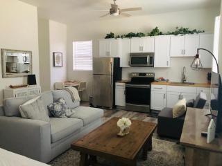 Beautiful Private Casita/Guesthouse w/ Kitchen, Access to Pool/Spa - Goodyear - 5