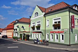 Hotel Villa Classica - Pápa - 4