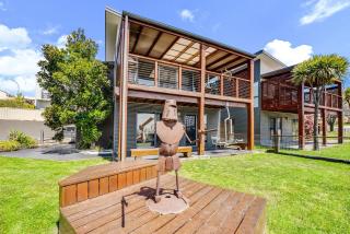 Ned Kelly's Retreat - Stunning 3BR Townhouse l Lake Views l WiFi l BBQ - Cataratas de Vitória - 0