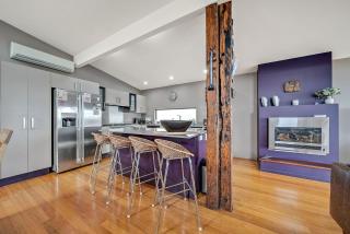 Ned Kelly's Retreat - Stunning 3BR Townhouse l Lake Views l WiFi l BBQ - Cataratas de Vitória - 3