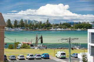 Coastal Retreat 10 Champagne Court - Tuncurry - 4