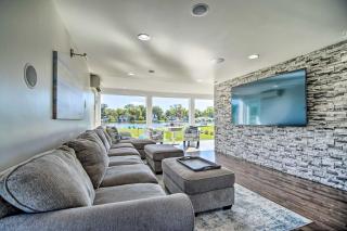Home on Fox River Modern Decor Style! - 0