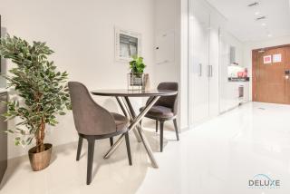 Stunning Studio at Golf Promenade 2A Damac Hills by Deluxe Holiday Homes - Dubai - 2