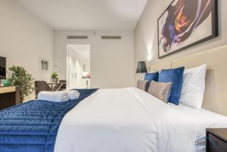 Stunning Studio at Golf Promenade 2A Damac Hills by Deluxe Holiday Homes - Dubai - 5