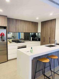 Luxury 3 Bedroom Apartment in Ryde - 2