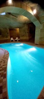 Ta Majsi farmhouse with indoor heated pool - San Lawrenz - 6