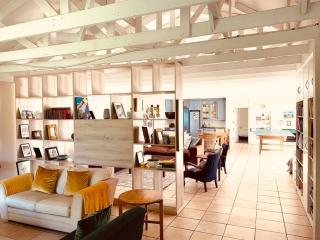 Hermanus 3 Bed Home King Bed with pool walk to sea - 4