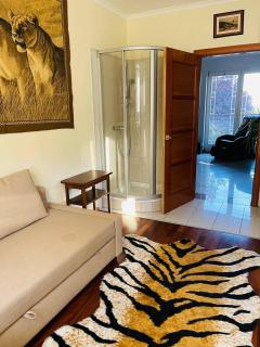RoseHill Garden Family Villa with a Great Budapest View - Budapest - 4