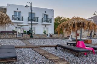 Uno Beachfront Suite - Livadia - 2