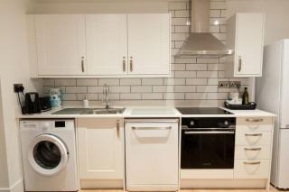 The Spitfire - Renovated 3-bed house in Cheltenham, SLEEPS 8 - 2