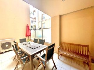 Jolie 3 pièces avec terrasse au vieux port, à 2 pas des plages et du palais. - 3