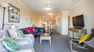 Breakers 2 - 6, 18 - 20 Pacific Parade - Yamba - 7