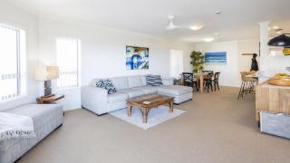 Breakers 2 - 8, 18 - 20 Pacific Parade - Yamba - 7