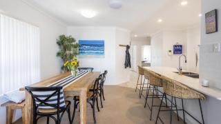 Breakers 2 - 8, 18 - 20 Pacific Parade - Yamba - 4