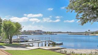 Blue Mariner, 16 Mariners Way - Yamba - 9