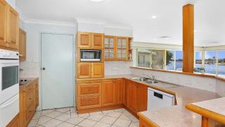 Blue Mariner, 16 Mariners Way - Yamba - 5