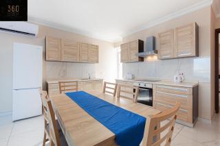 High Floor seafront Penthouse, OPP beach & WIFI AC by 360 Estates - St. Paul's Bay - 2