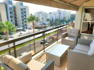 Samson Sea Breeze, 3bed sleeps 6, free WiFi - Limassol - 9