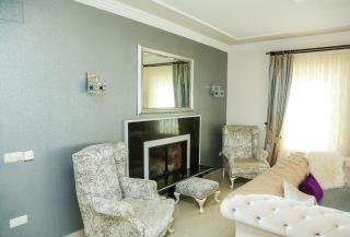 Hot tub-Fireplace-Pets-Sleeps 11-Bbq-Pool-Parking - 4