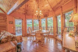 Smoke Rise Lodge · Lake Front, Luxury Cabin, Hot Tub, - Dandridge - 0