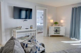 El Matador 455 - Gulf front with views of the Gulf and pool - Includes seasonal beach service! - Fort Walton Beach - 1