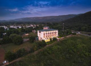 WelcomHeritage Mount Valley Resort Ranthambore - Sawāi Mādhopur - 4