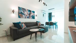 Beachside Stylish & Cosy 2BR Apartment with Free Parking - Sliema - 9