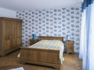 Gîte pour 12 face au château de Thillombois avec jardin, cheminée et équipements PMR - FR-1-585-38 - 2