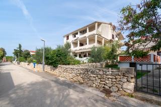 Apartments by the sea Mandre, Pag - 3084 - Kolan - 8
