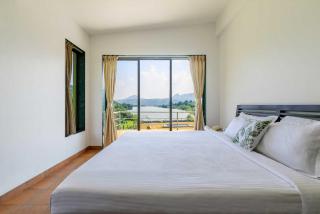 StayVista's Shivom Villa 1 - A Serene Escape with Views of the Valley and Lake - Lonavla - 3