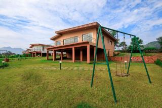 StayVista's Shivom Villa 3 - A Serene Escape with Views of the Valley and Lake - Lonavala - 9