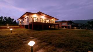 StayVista's Shivom Villa 4 - A Serene Escape with Views of the Valley and Lake - Lonavla - 2
