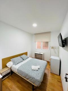 HOSPEDAJE COLONIA VALLECAS - Madrid - 9