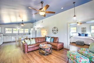 Granvilles Blue Cottage Porch and River View! - 8