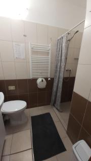 Eszti Wellness Apartman - 1