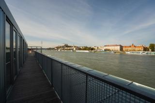 Sundeck botel - party boat - 5