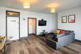 Seafront apartment with balcony, parking and sea views - Aberystwyth - 3
