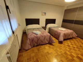 110A - Amplio apartamento 3 dormitorios en Gijón - 1