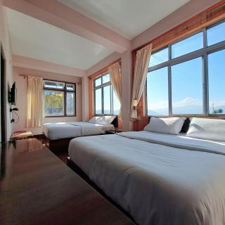 Darjeeling Heights - A Boutique Mountain View Homestay - 1