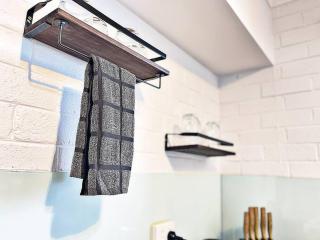 Manhattan - Stylish 1BR Beachfront on Caseys - Batehaven - 6
