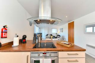 Just Stay Wales - Meridian Wharf, Marina View - 2 Bed Apartment - Swansea - 9