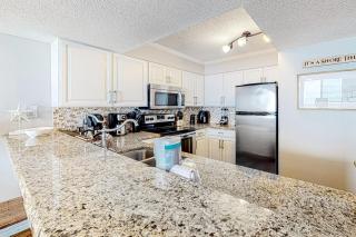 Pelican Beach Resort 304 - 8