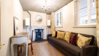 Available For Contractors 2 Double Beds and Sofa Bed Private Parking - Harlow - 2