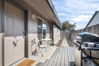 Mill Plain Retreat - 6