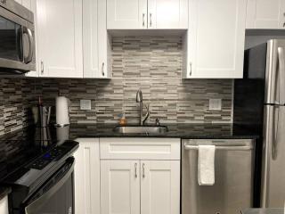Oceanview on SAND located in Ocean Manor Resort Fort Lauderdale Beach 2 bed 2 bath spacious corner unit partial ocean view - Fort Lauderdale - 1