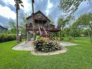 The FARM House - New Braunfels - 9